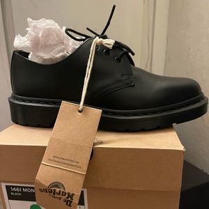 1461 MONO DR.MARTENS